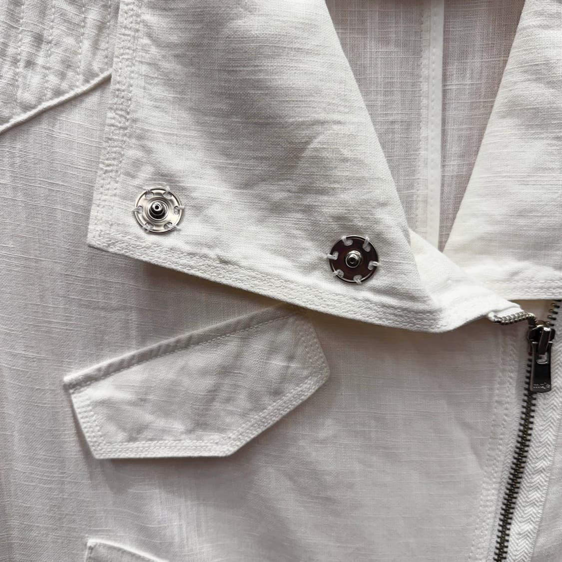 마쥬 린넨 블렌드 자켓 사선지퍼 스냅버튼 포켓 디테일 아이보리 상품이미지6