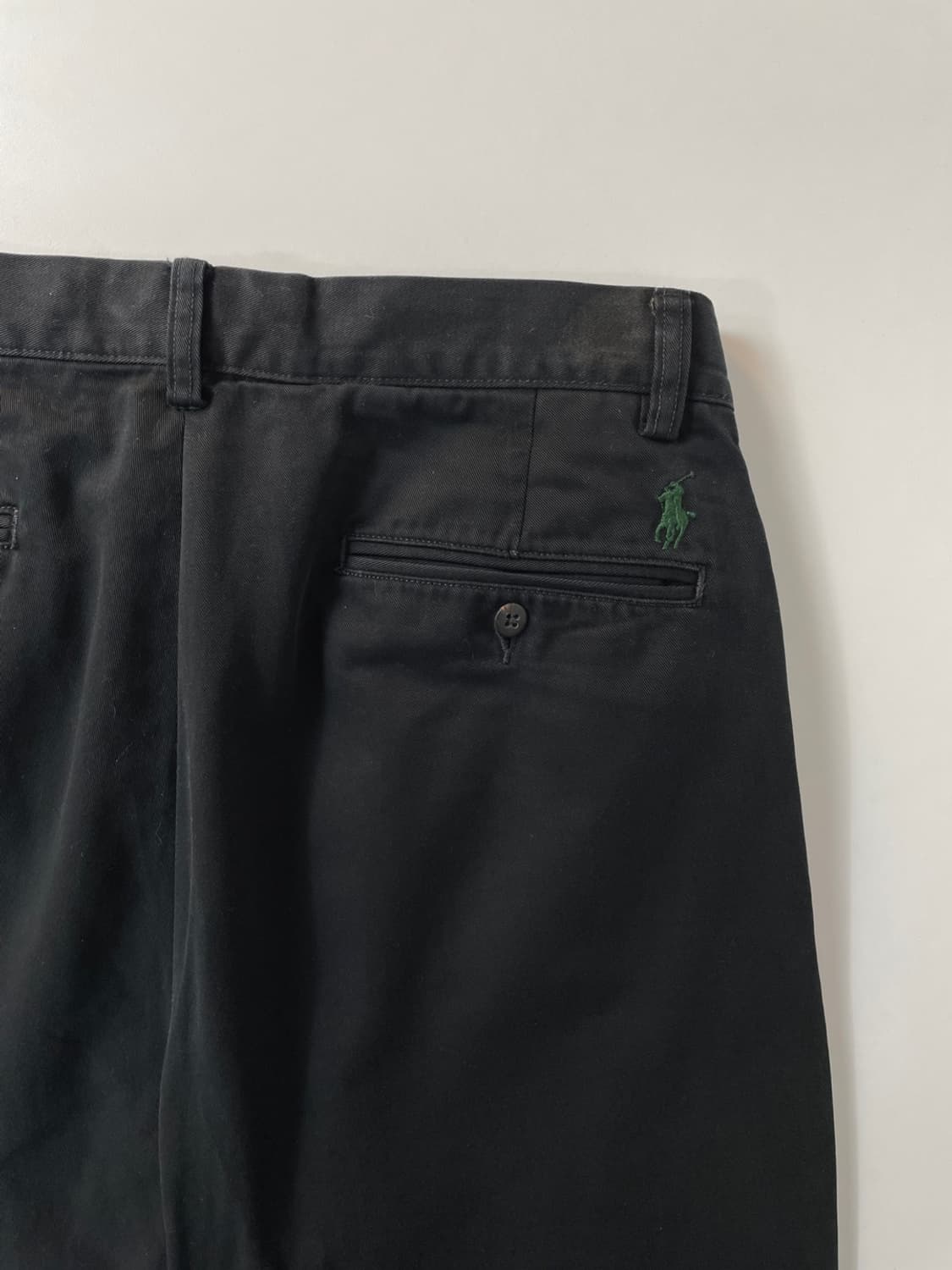 폴로 랄프로렌 블랙 투 턱 치노 팬츠 상품이미지5