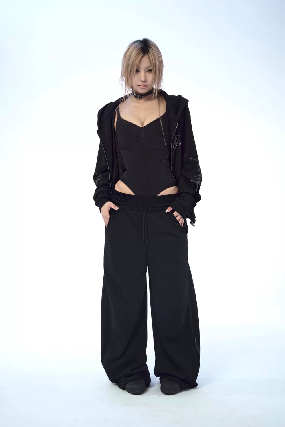 Cyber-Gothic Graphic Wide Sweatpants 상품이미지4