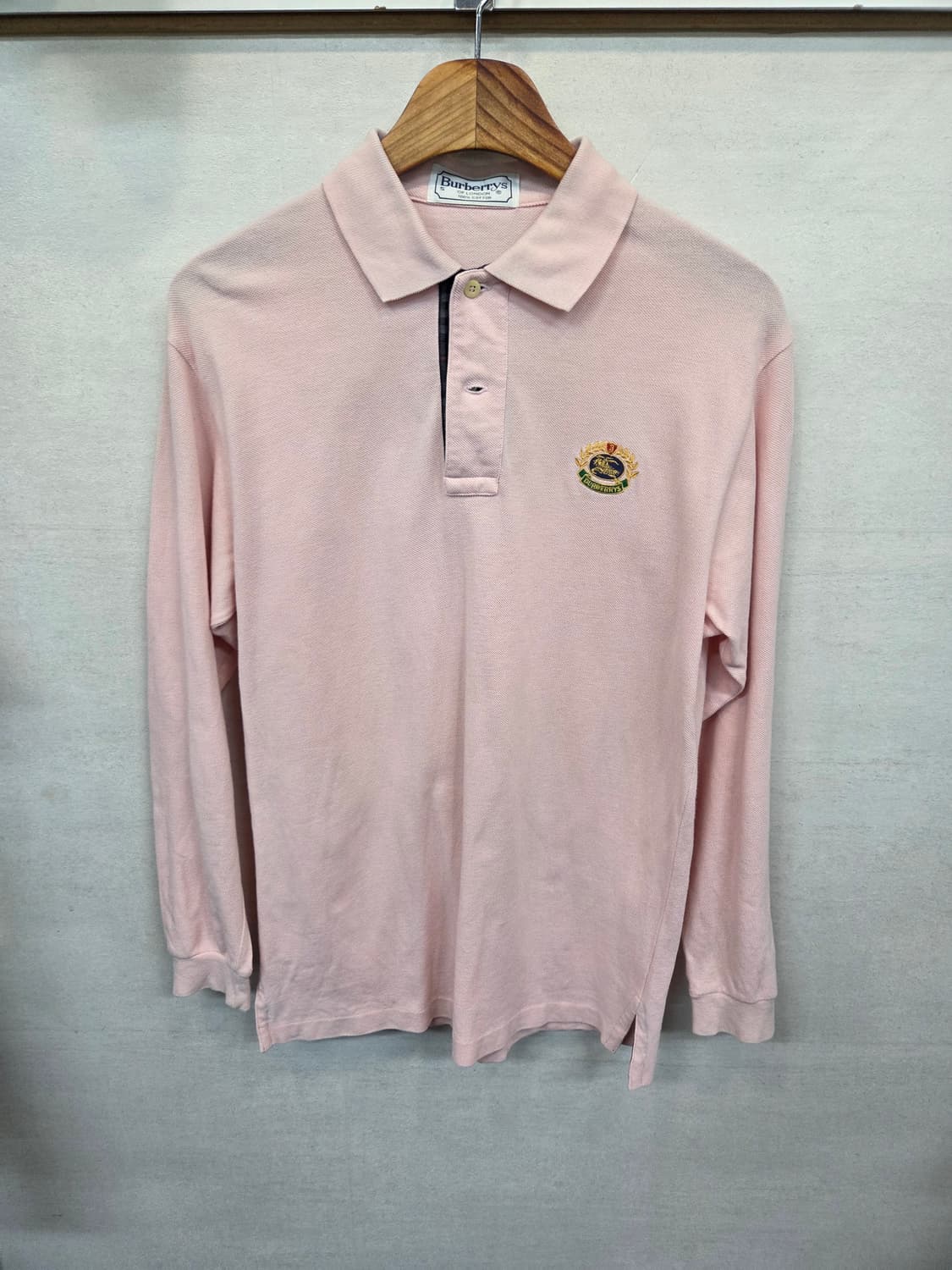 버버리 올드스쿨 빈티지 월계수 자수로고 카라긴팔 s 상품이미지1