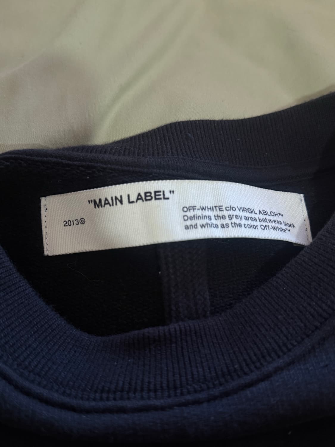 Off-white 오프화이트 유니버셜 키 맨투맨 M size 상품이미지4