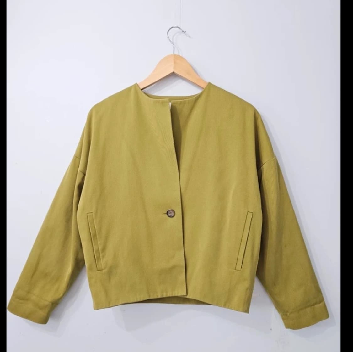 COS 코스 크러쉬 크롭 자켓 올리브색 ~55반 상품이미지1