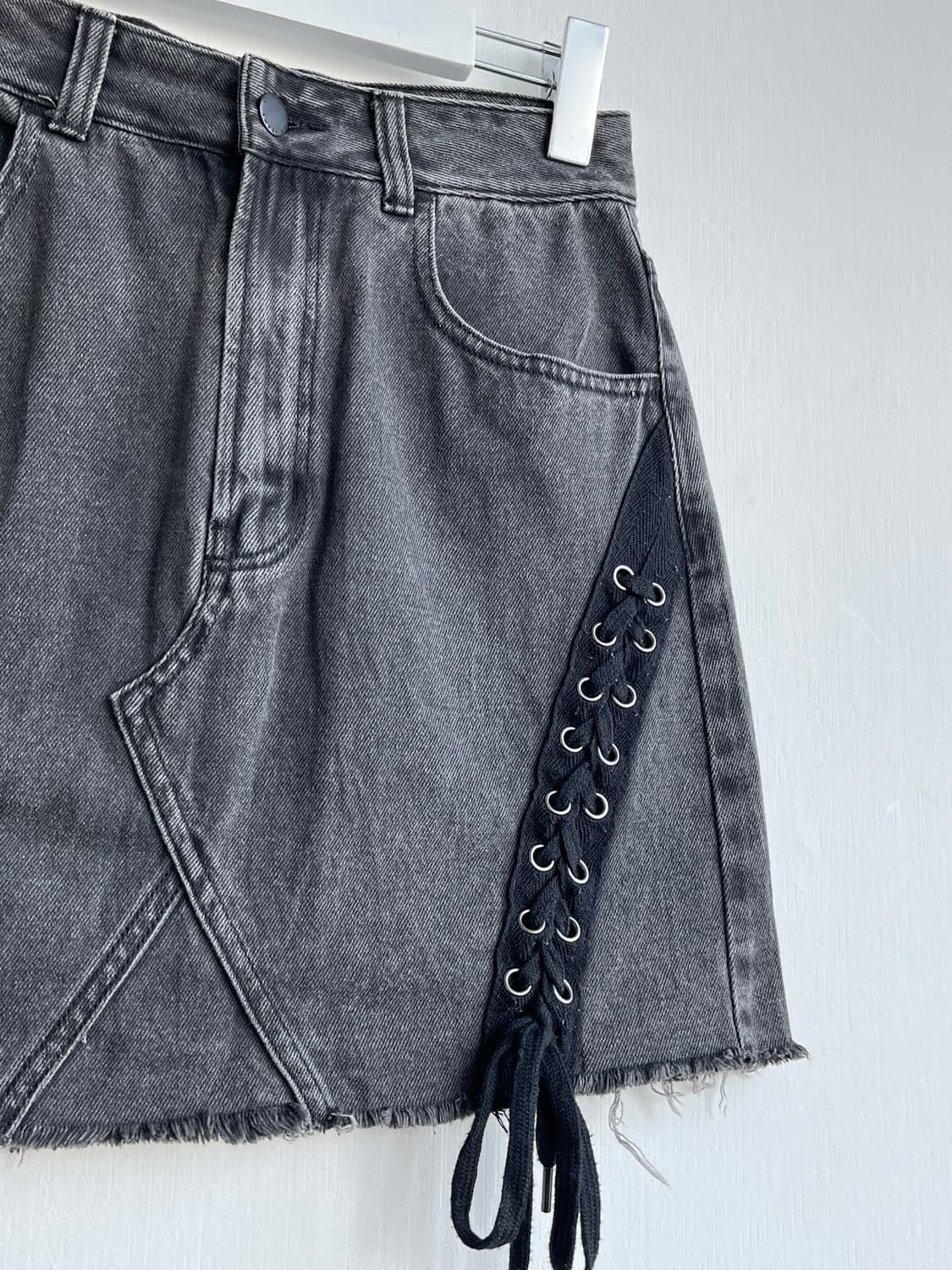 GU 아일렛 스트랩 데님 스커트 상품이미지5