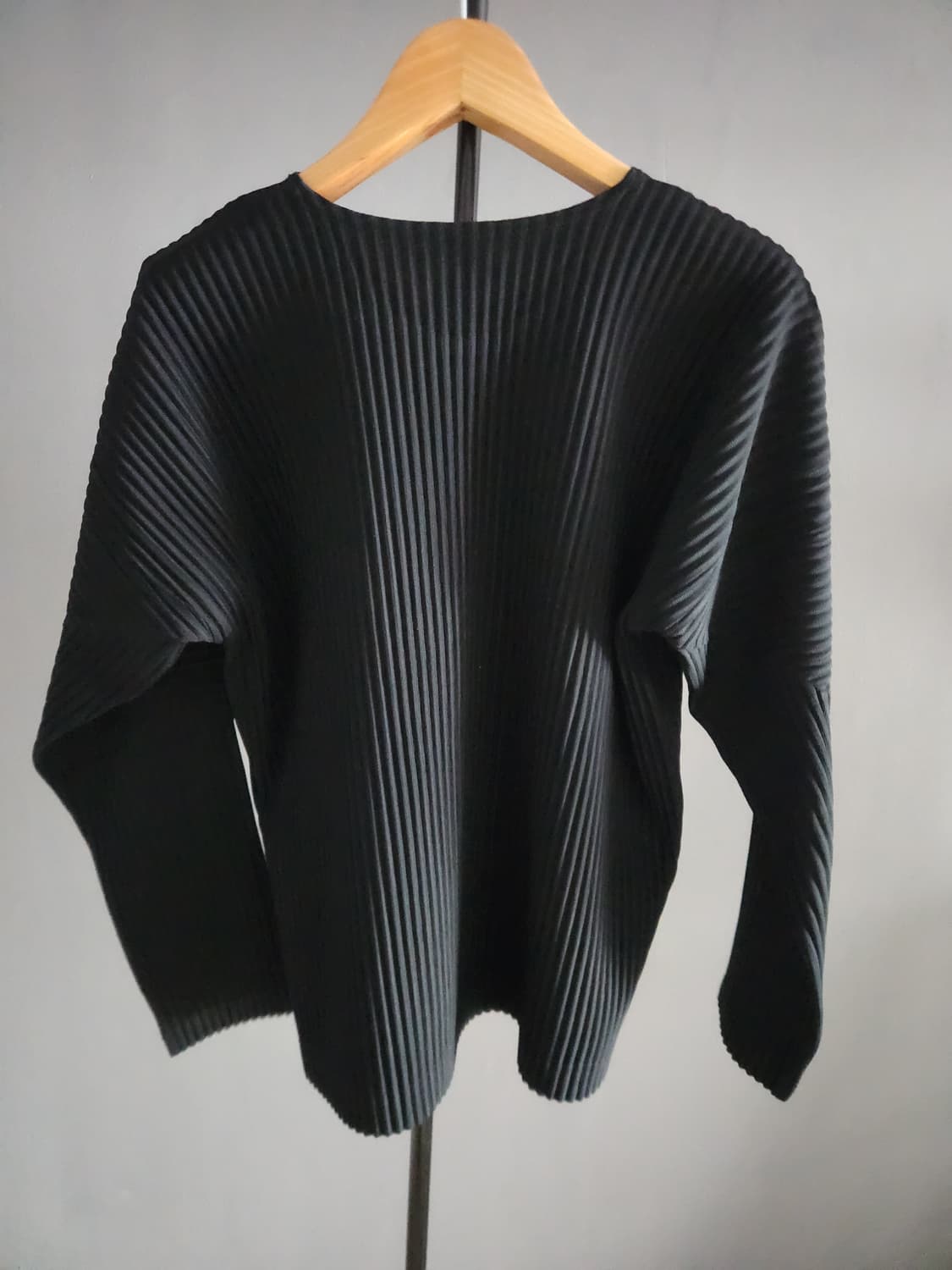 이세이미야케 Issey Miyake 옴므플리세 블랙 긴팔 상품이미지3