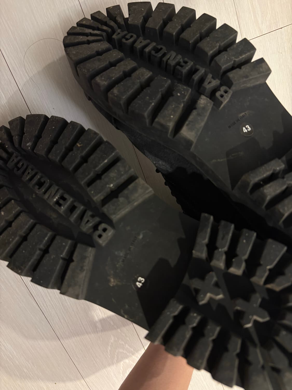 발렌시아가 컴뱃 스트라이크 부츠 블랙 43 상품이미지4