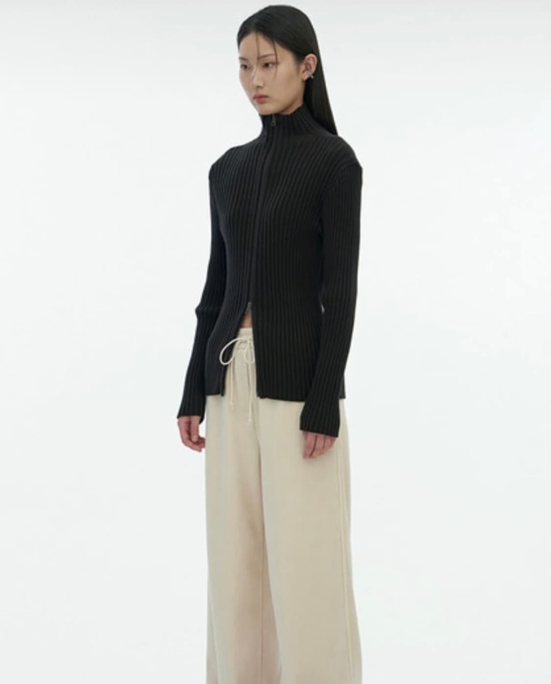 아모멘토 RIBBED HIGH NECK CARDIGAN 상품이미지3