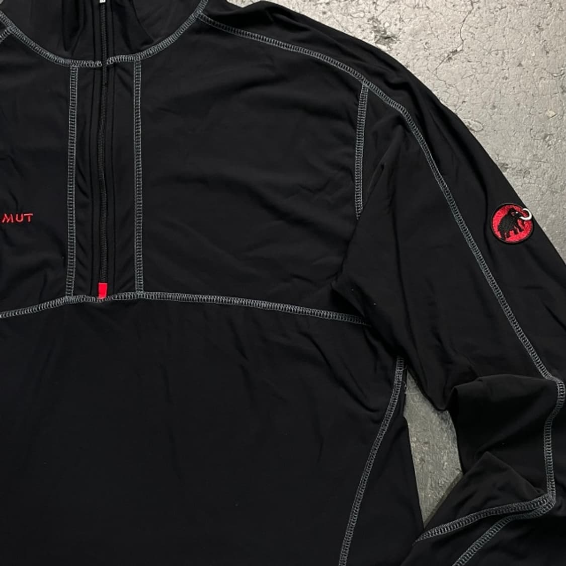 105 마무트 반집업 기능티 상품이미지2