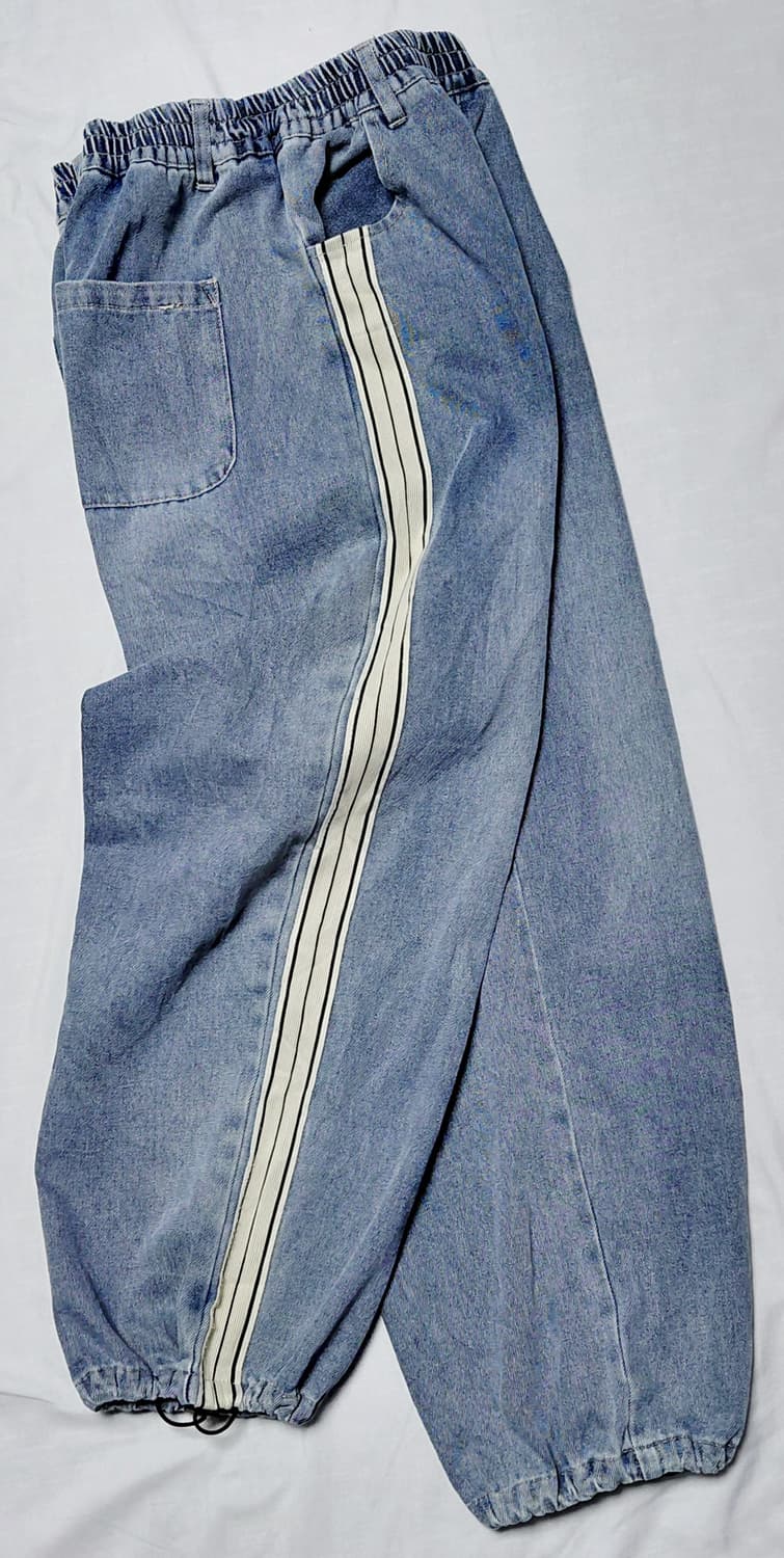 [M] Doublefocus 사이드 라인 와이드 데님 조거 팬츠 (연청) 상품이미지9