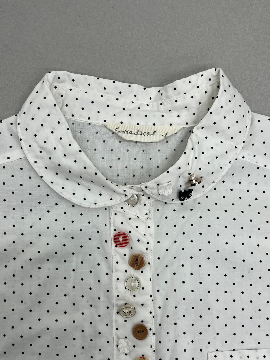 버튼 디테일 도트 반팔 셔츠 상품이미지3