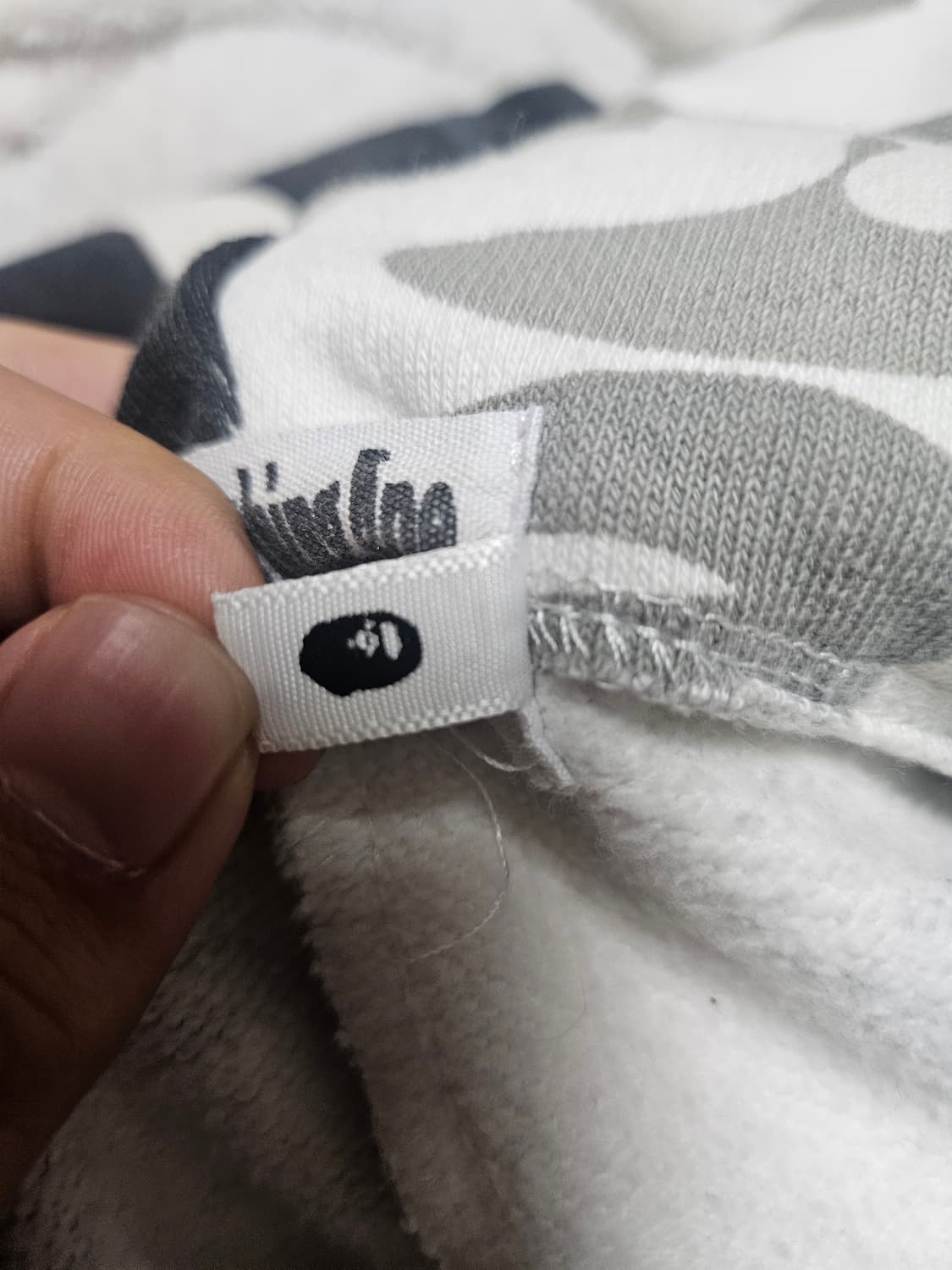 베이프 후드집업 리워크 블랙화이트 버전 상품이미지5