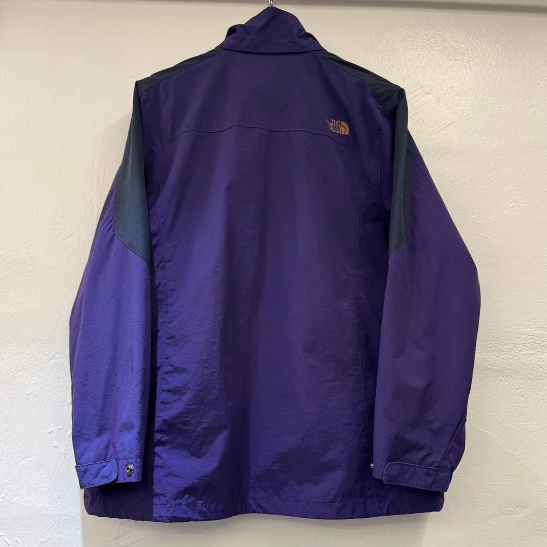 노스페이스 배색 바람막이 상품이미지2