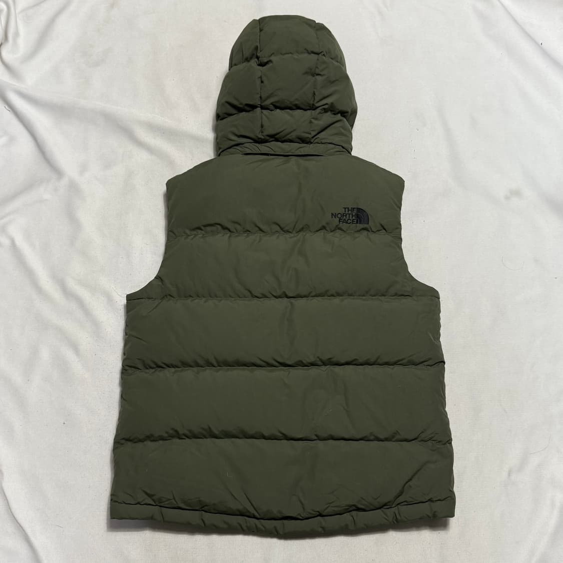 110 노스페이스 700 구스다운 카키 후드 패딩 베스트 상품이미지3