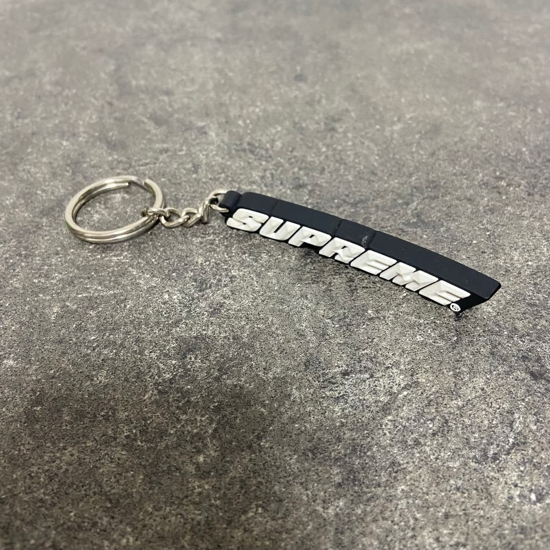 (OS) 슈프림 키체인 키홀더 키링 열쇠고리 로고 블랙 상품이미지6