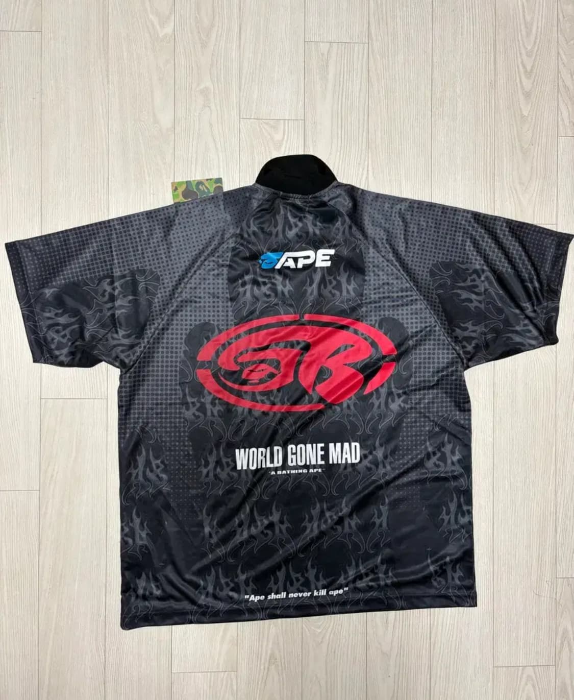 [L] 베이프 플레임 패턴 오버올 프린트 하프 집 릴렉스 핏 폴로 셔츠 상품이미지2