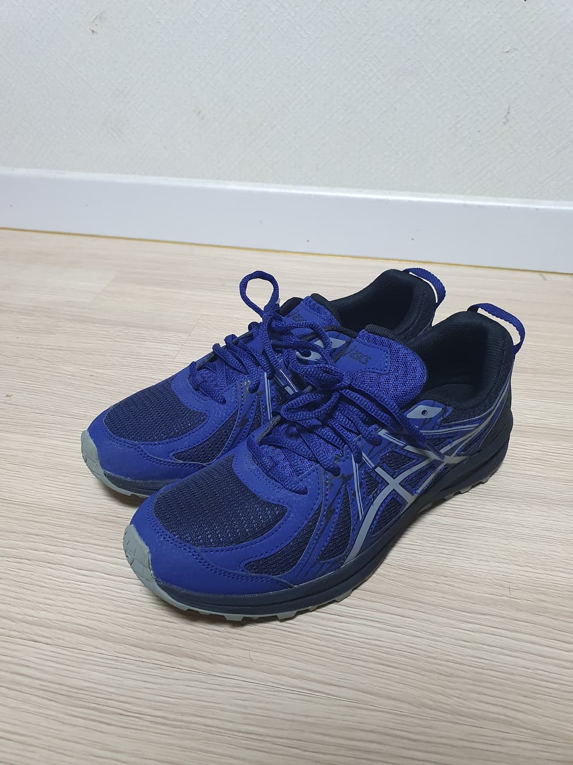 아식스 프리퀀트 트레일 러닝화 275 상품이미지4