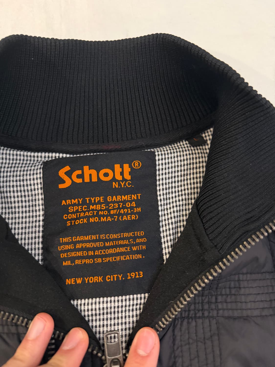 SCHOTT NYC 쇼트 하이브리드 퀼팅 봄버자켓 블랙 상품이미지3