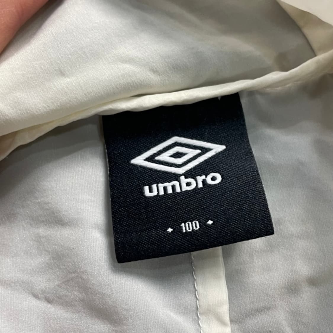 100 엄브로 경량 바람막이  상품이미지3