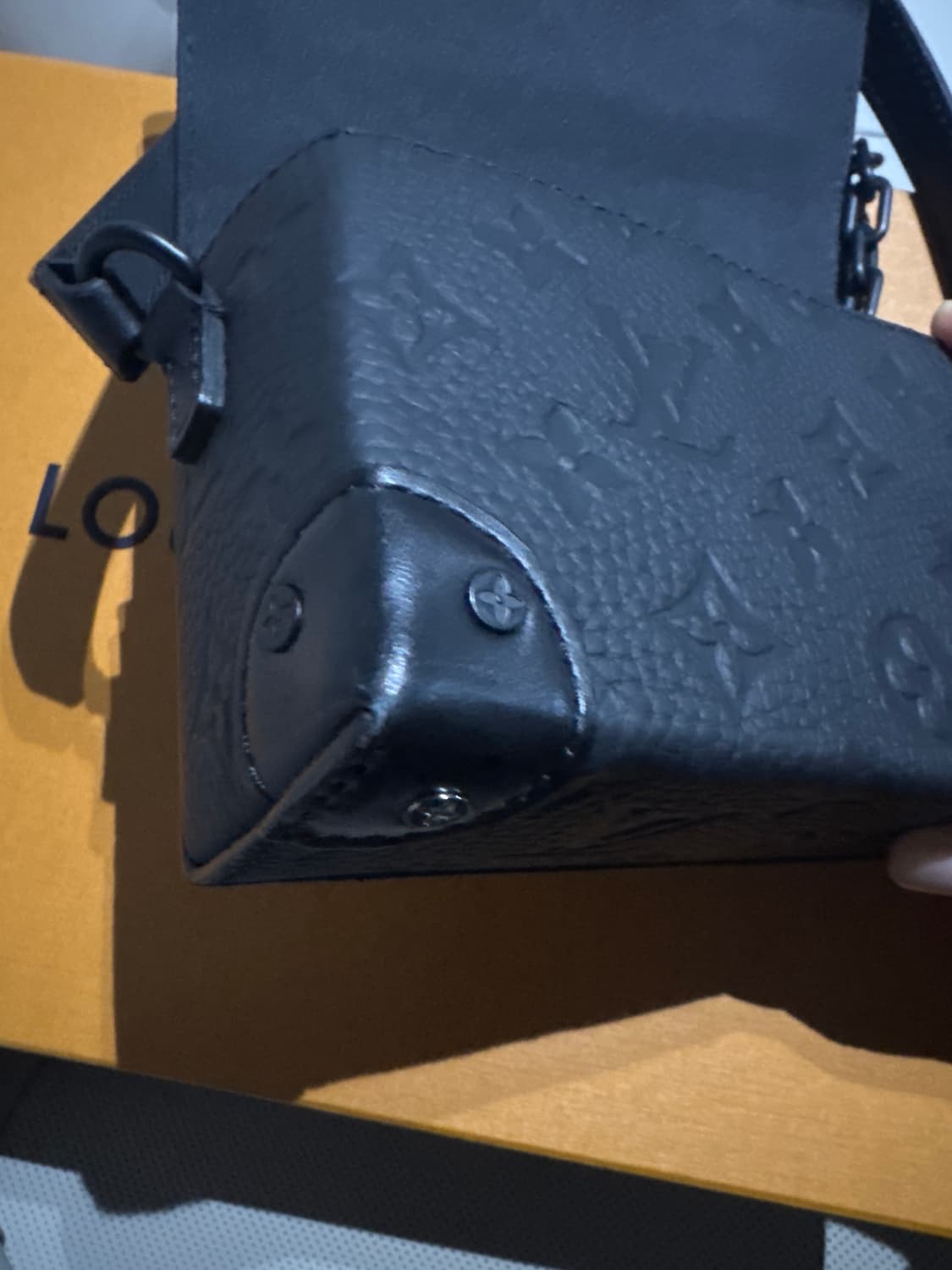 루이비통 스티머 웨어러블 월릿 토리옹 상품이미지4