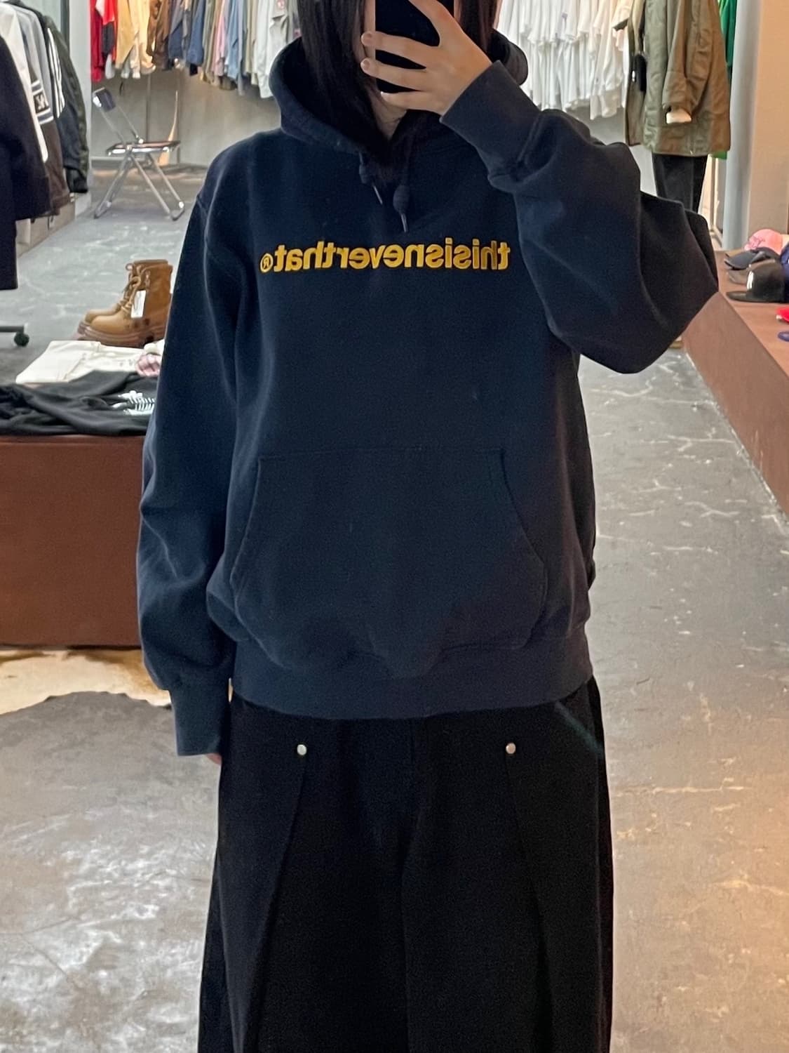 디스이즈네버댓 옐로우 자수 로고 네이비 후드티 H1667 상품이미지1