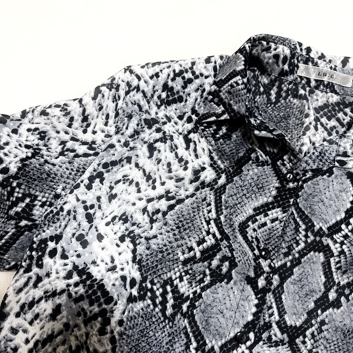 파이톤 뱀피 셔츠 XL 상품이미지2