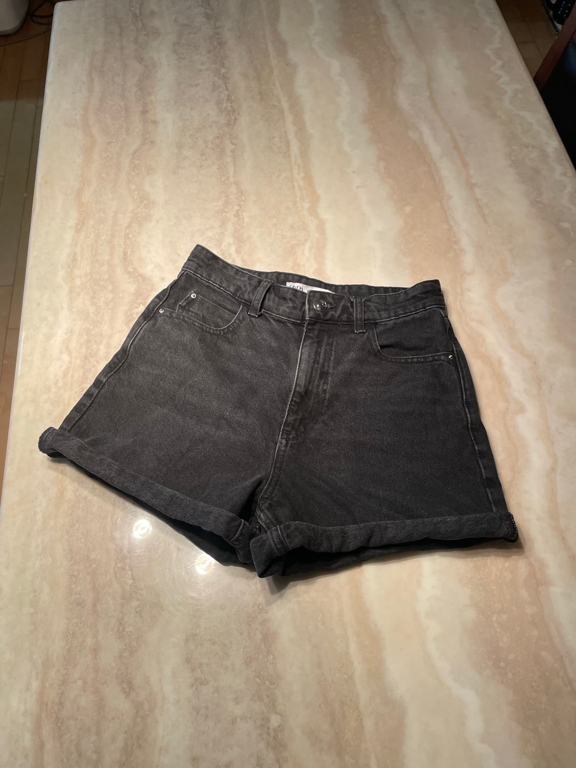 ZARA 자라 블랙 데님 숏팬츠 흑청 반바지 상품이미지1