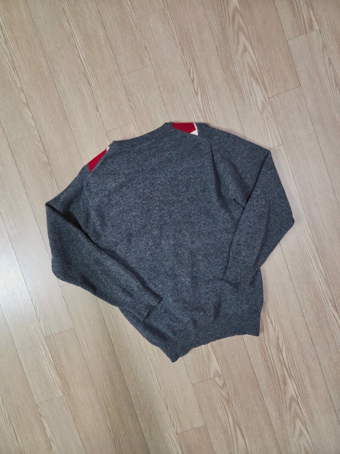 라일앤스콧 차콜 그레이 아가일 브이넥 니트 상품이미지5