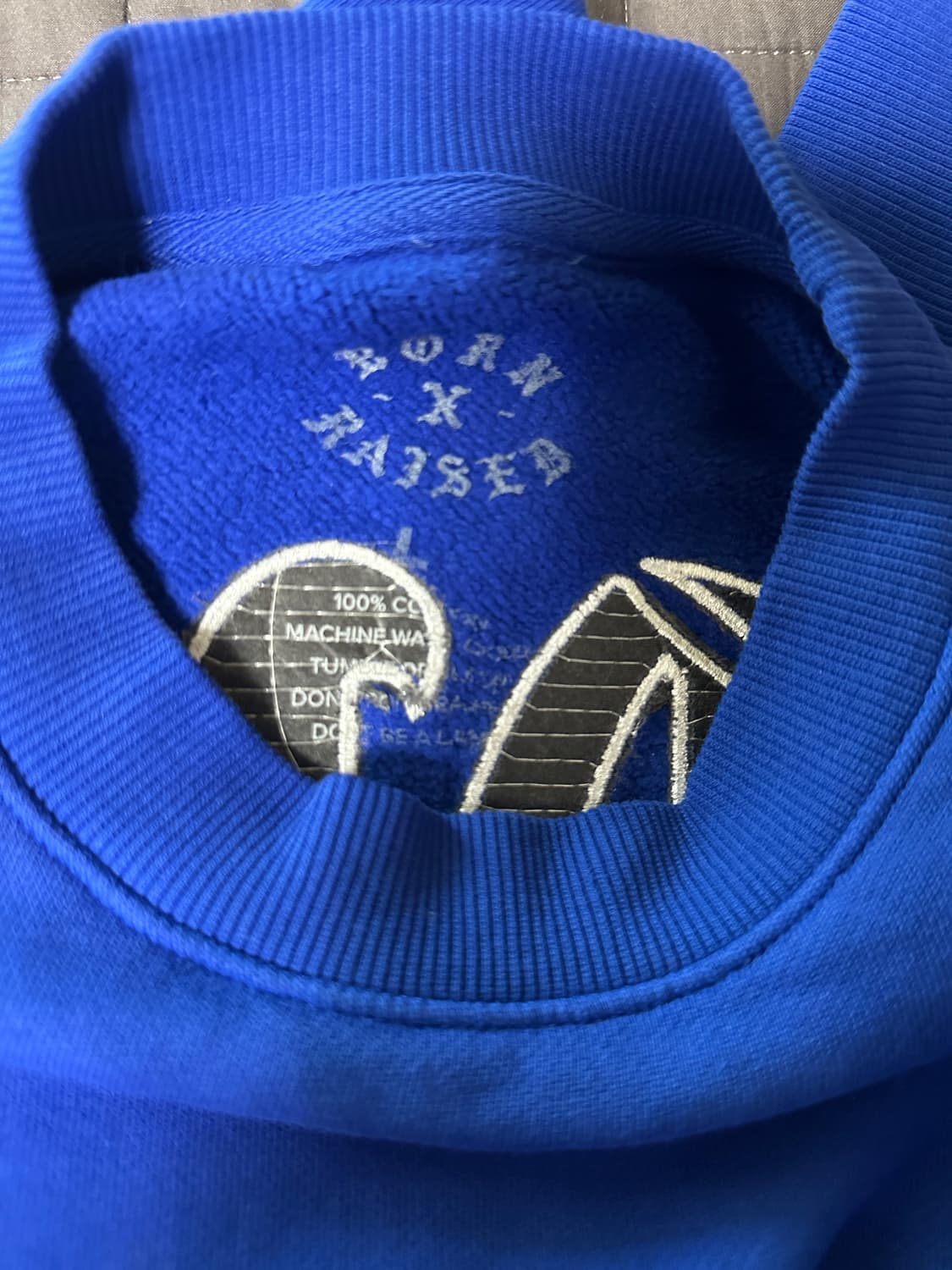 ON THE TURF EYEBUSTER 크루넥 L 상품이미지3