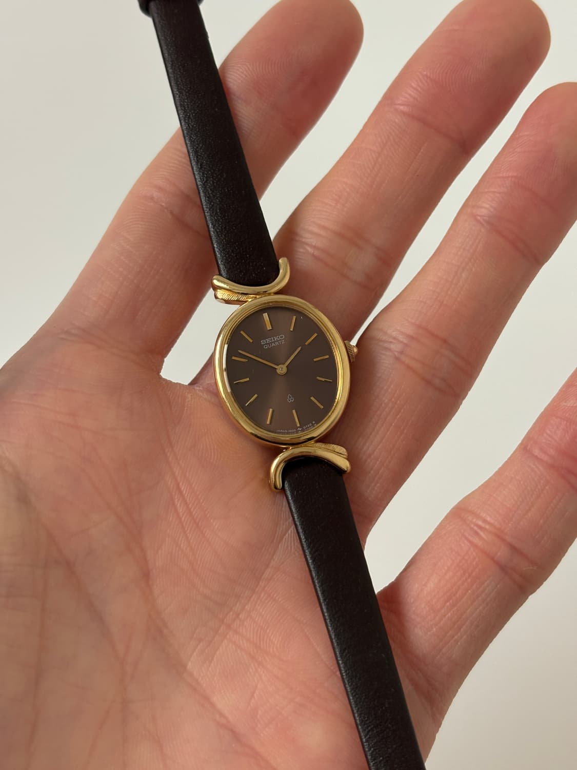 1980s Brown Dial Gold Oval Ladies Quartz 상품이미지2
