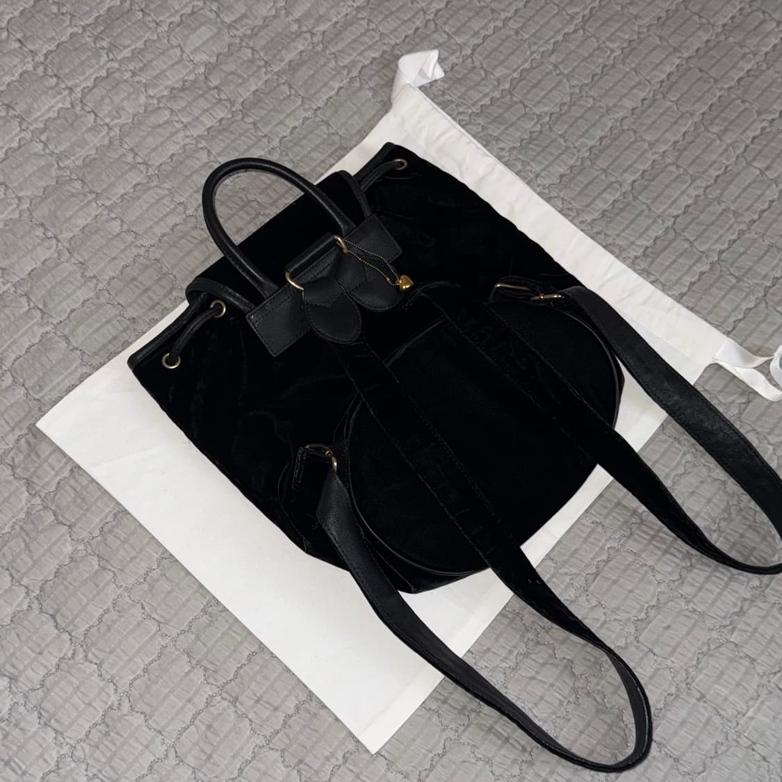 더바넷 벨벳 백팩 Little Black Velvet Backpack 상품이미지2