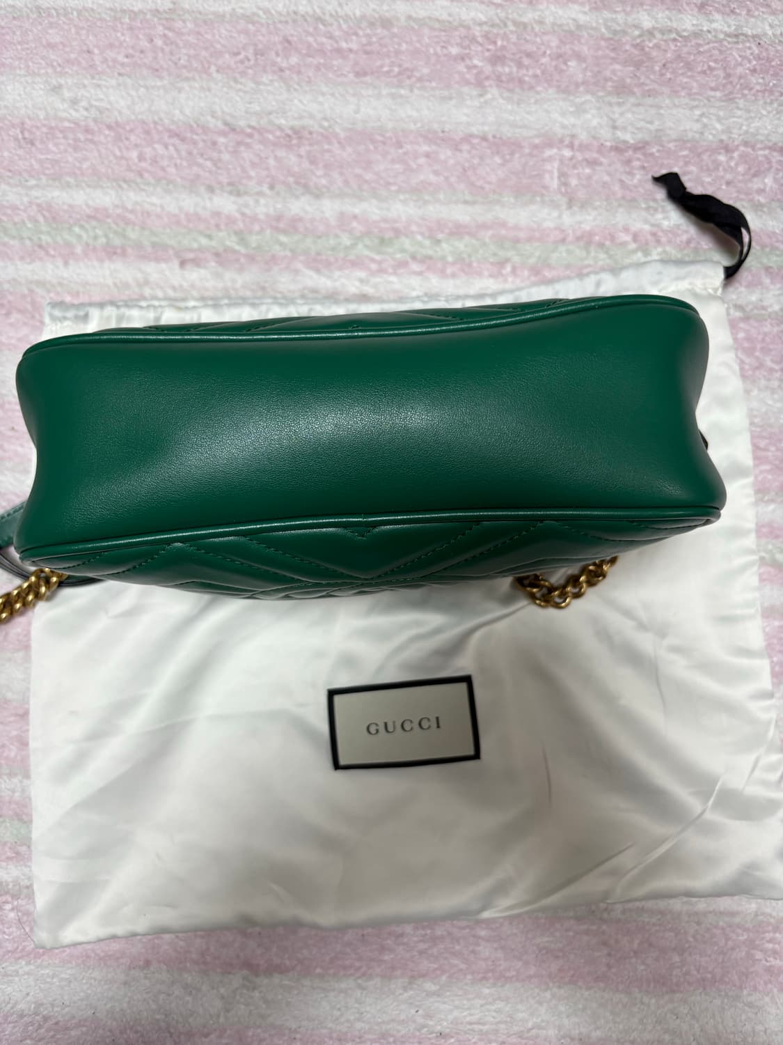 구찌 GG 마몽 마틀라세 카메라백 그린 여름한정판 상품이미지8