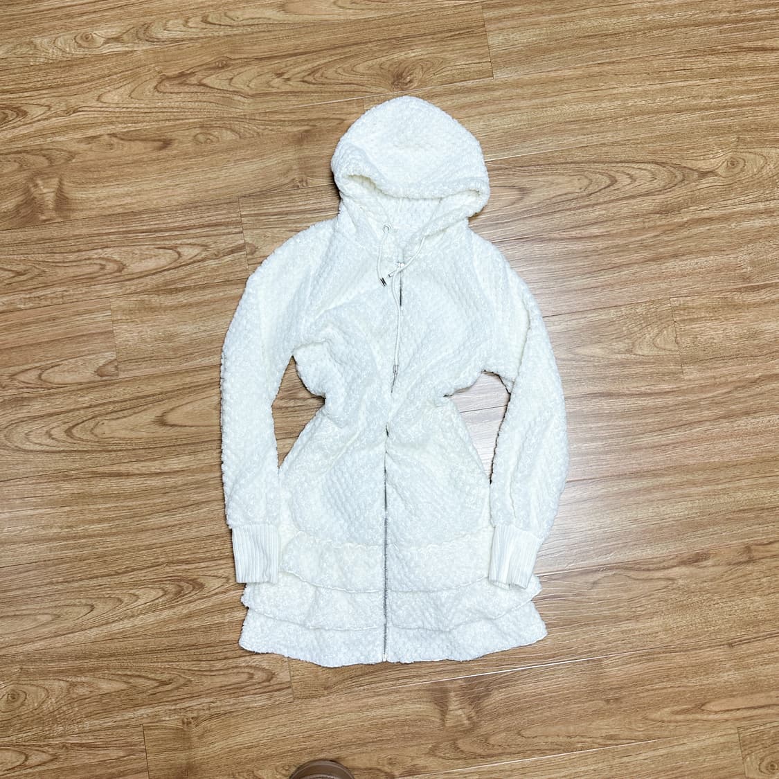 빈티지 화이트 폼폼이 레이스 원피스 후드집업 히메갸루 로걀 라떼 히메카지 상품이미지1