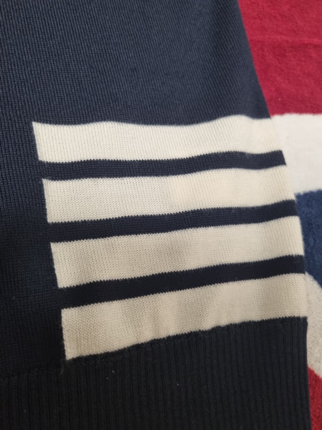 톰브라운 사선 니트 반팔 상품이미지3