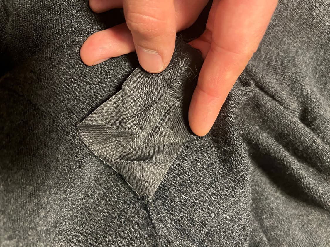 Prada v neck knit[48][착샷o] 상품이미지2