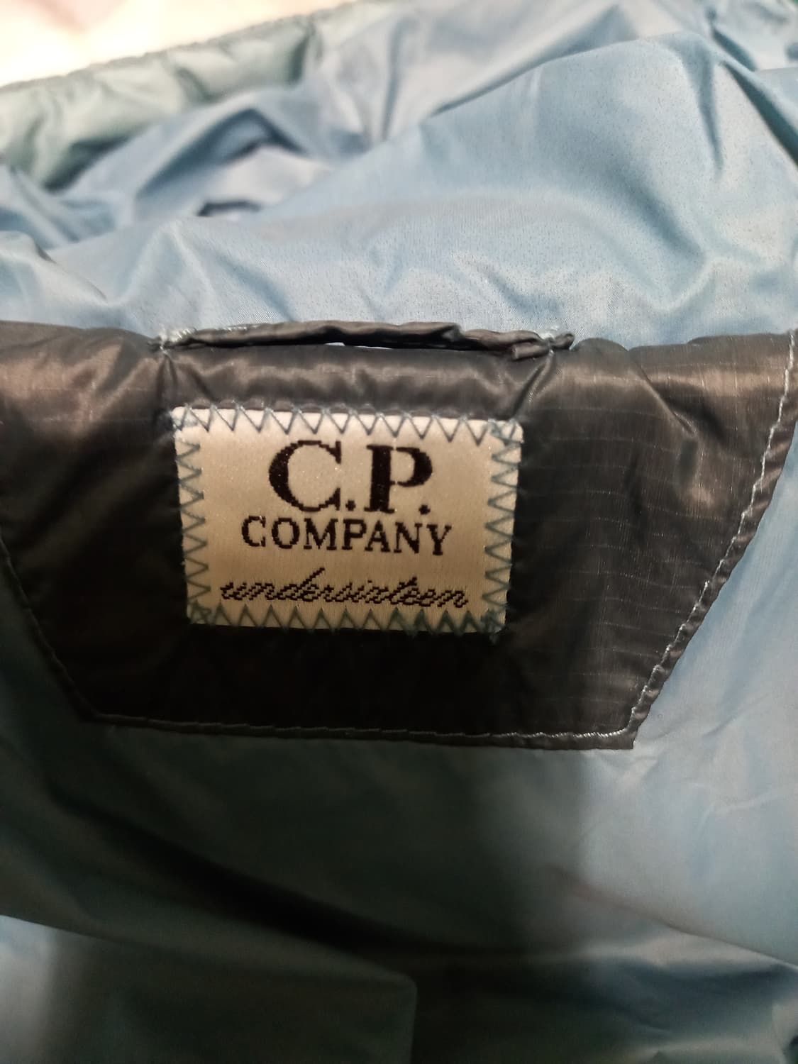 Cp컴퍼니패딩 상품이미지3