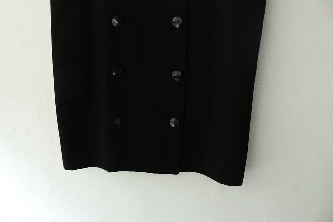 꾸레쥬 블랙 버튼 스커트  상품이미지6