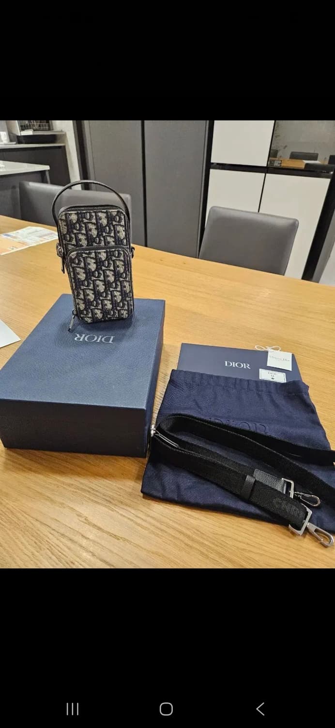 디올 오블리크 마이크로 폰 파우치 크로스백 상품이미지1