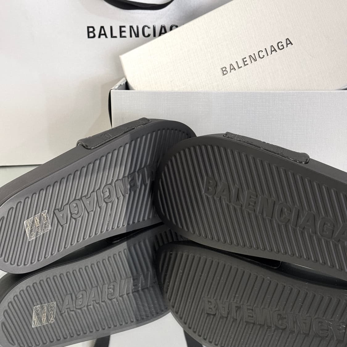 [새상품/42] 발렌시아가 BB 엠보싱 슬리퍼 상품이미지6