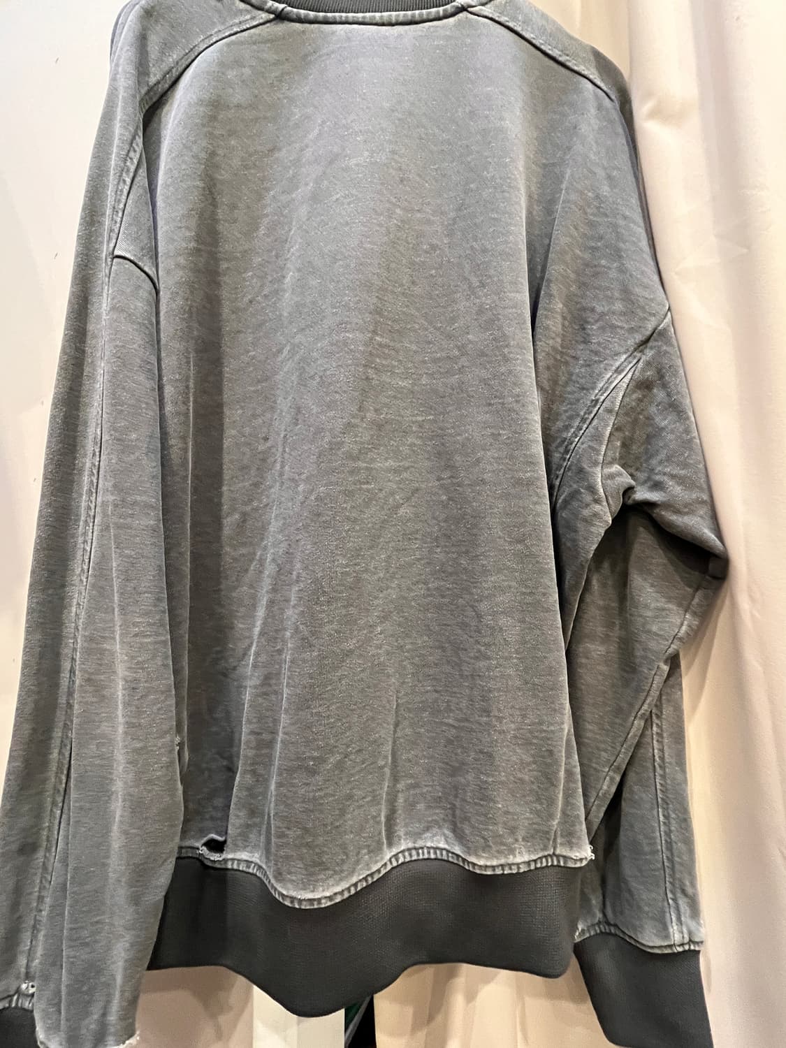 솔리드옴므 피그먼트 데미지 스웻셔츠 48사이즈 상품이미지2