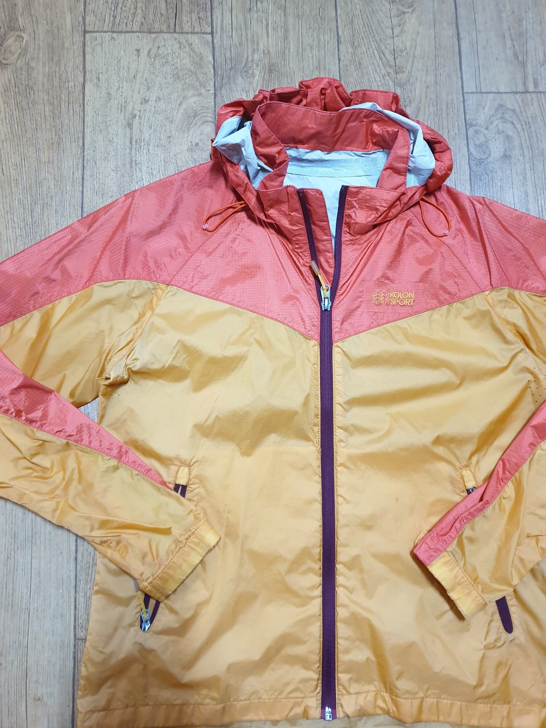 1212 코오롱 아웃도어 바람막이 95 사이즈입니다 상품이미지4