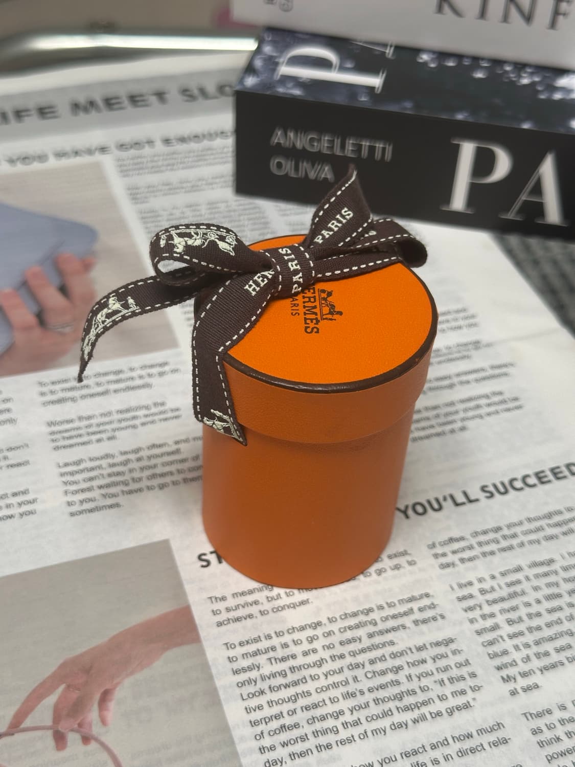 에르메스 트윌리 스카프 오렌지 브라운 패턴 새상품 상품이미지1