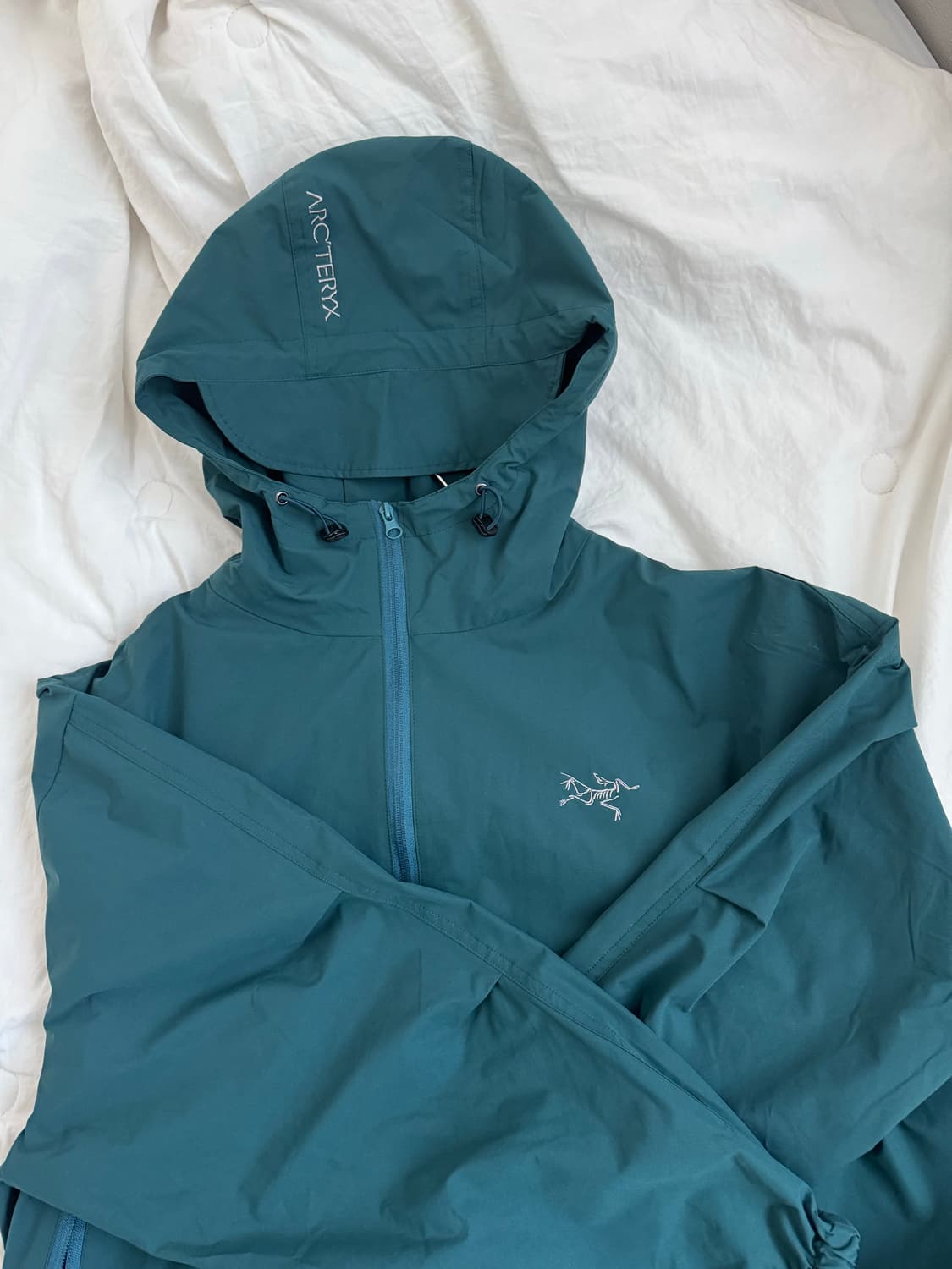 아크테릭스 바람막이 상품이미지1