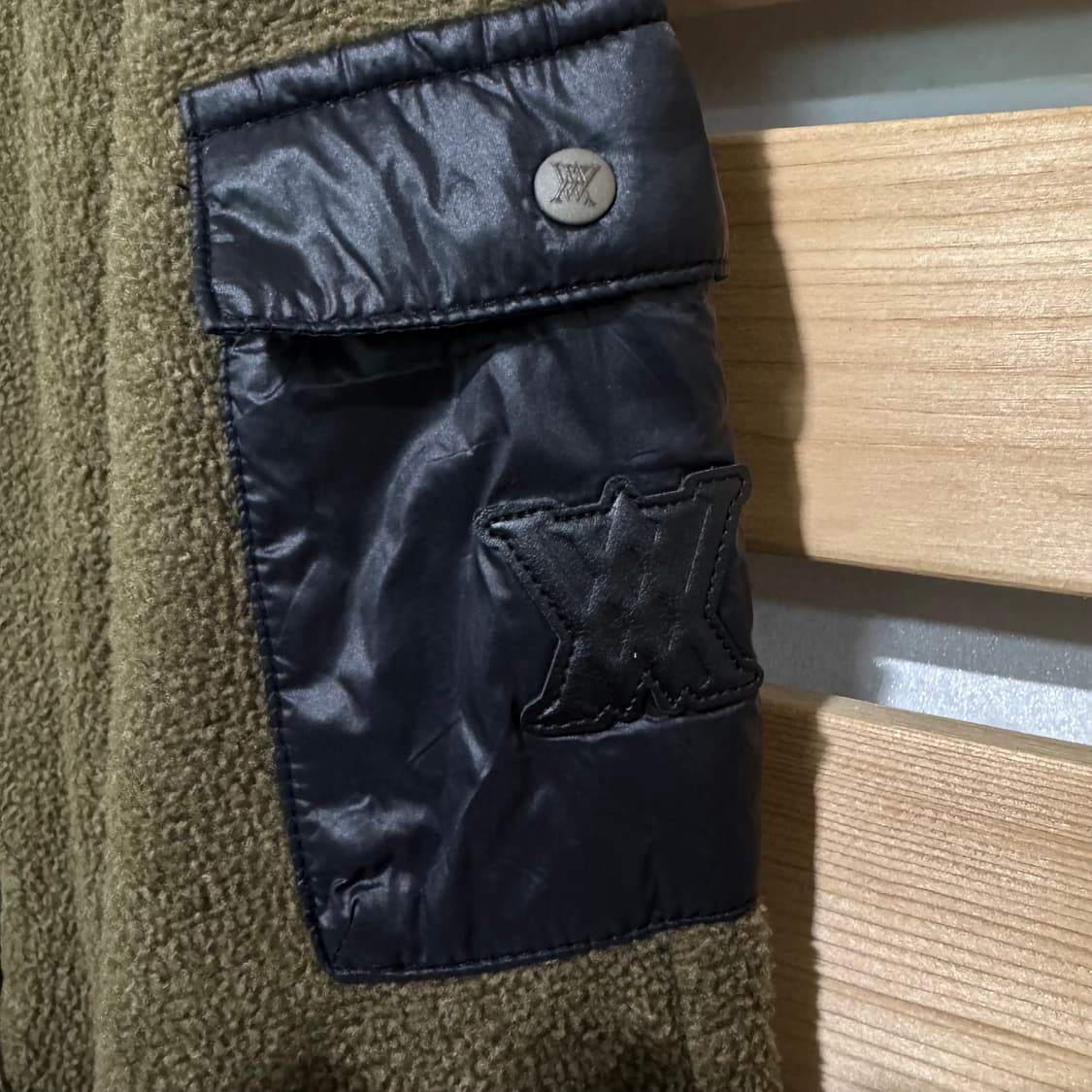 어뉴 후리스 맨투맨 상품이미지2