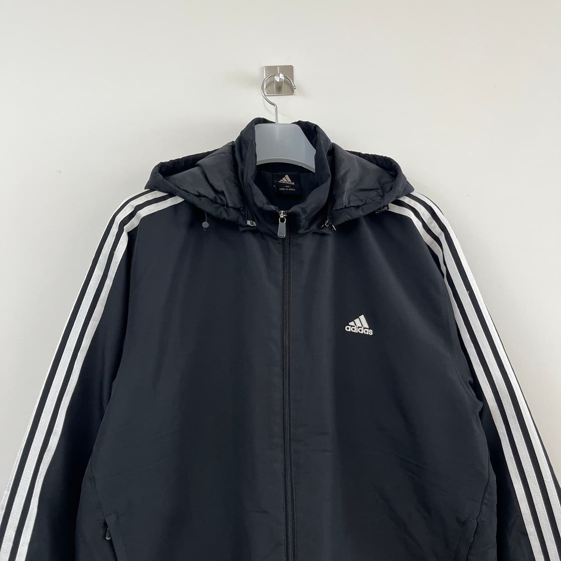 아디다스 화이트 삼선 블랙 패딩 수트 자켓 상품이미지5