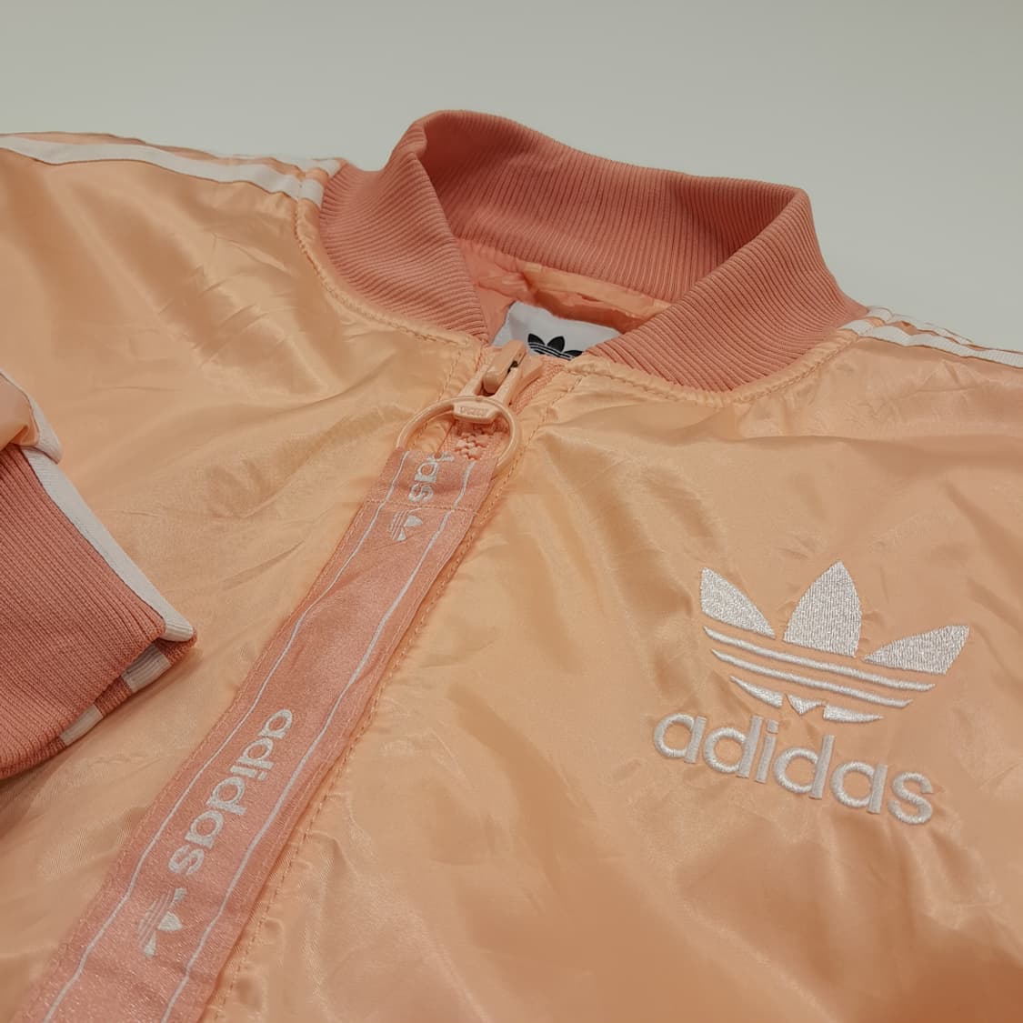 CN892W M 아디다스 오리지널 살몬 핑크 봄버 패딩 상품이미지6