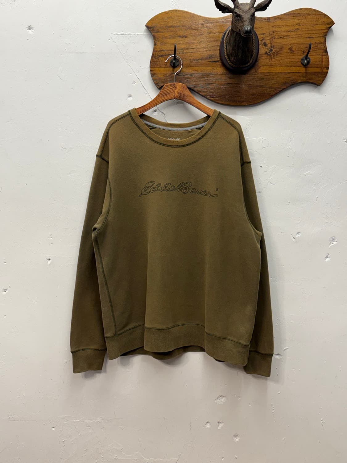 Eddie Bauer Script Logo Sweatshirt 상품이미지1