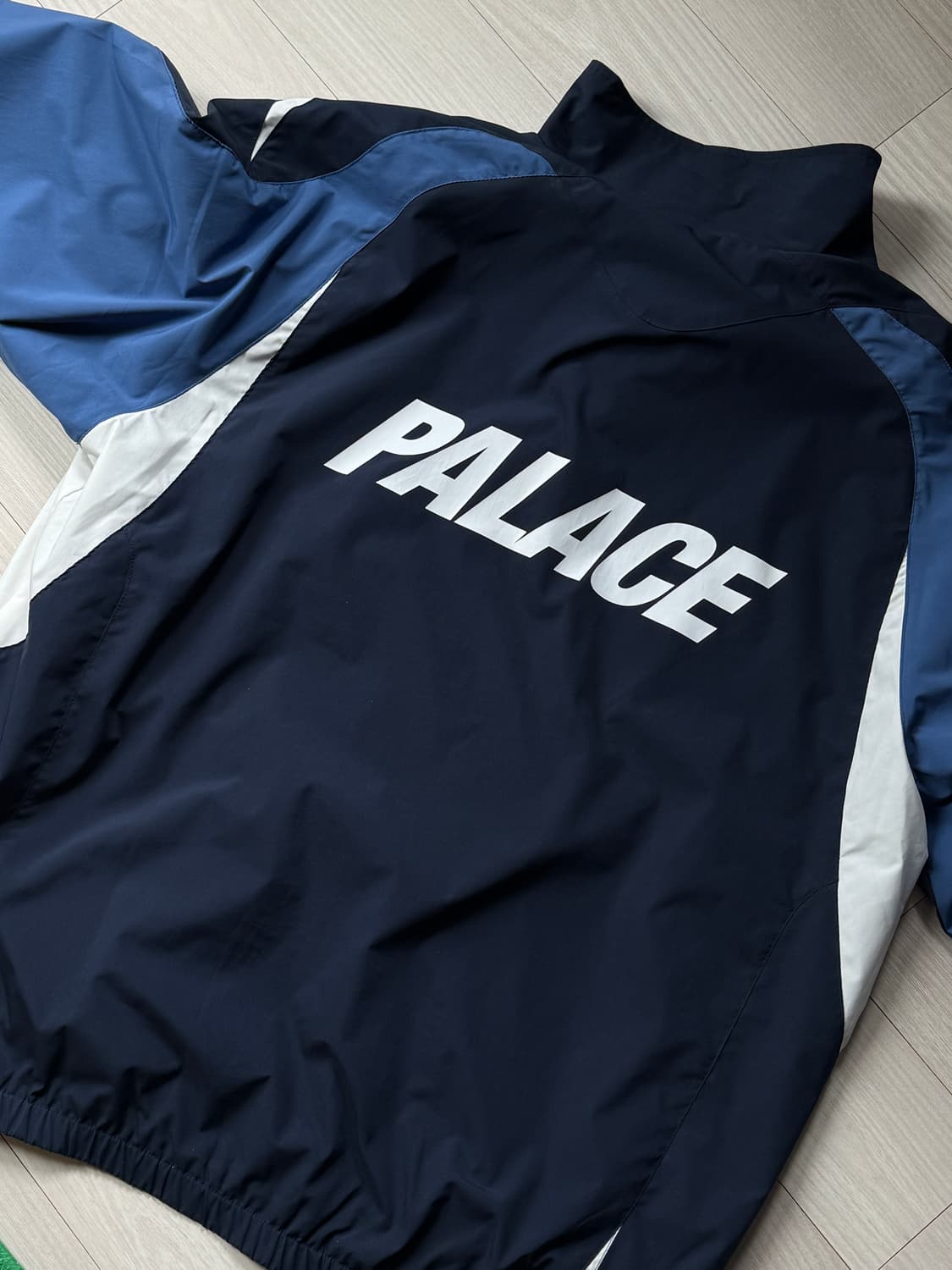 팔라스 Palace Pro Shell Jacket 23FW 라지  상품이미지4