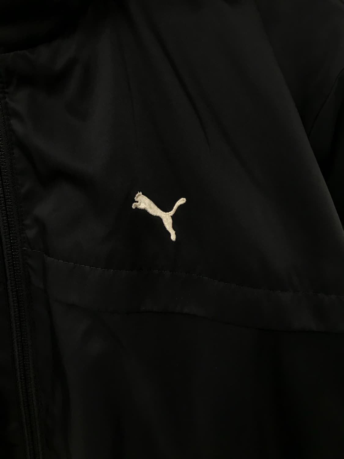 푸마 자수로고 블랙 바람막이 상품이미지4