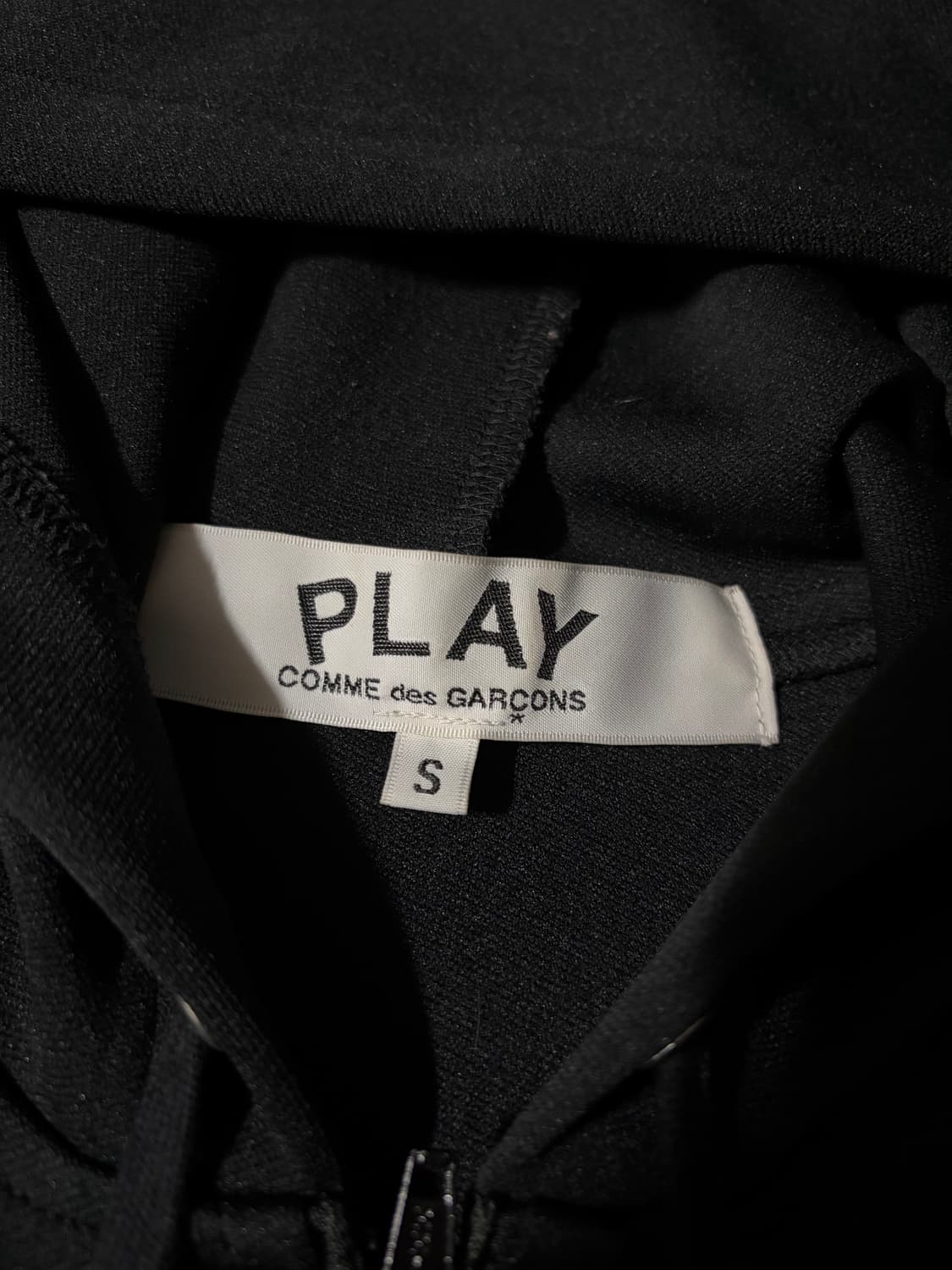 정품)꼼데가르송 빅하트 후드집업 블랙 상품이미지4