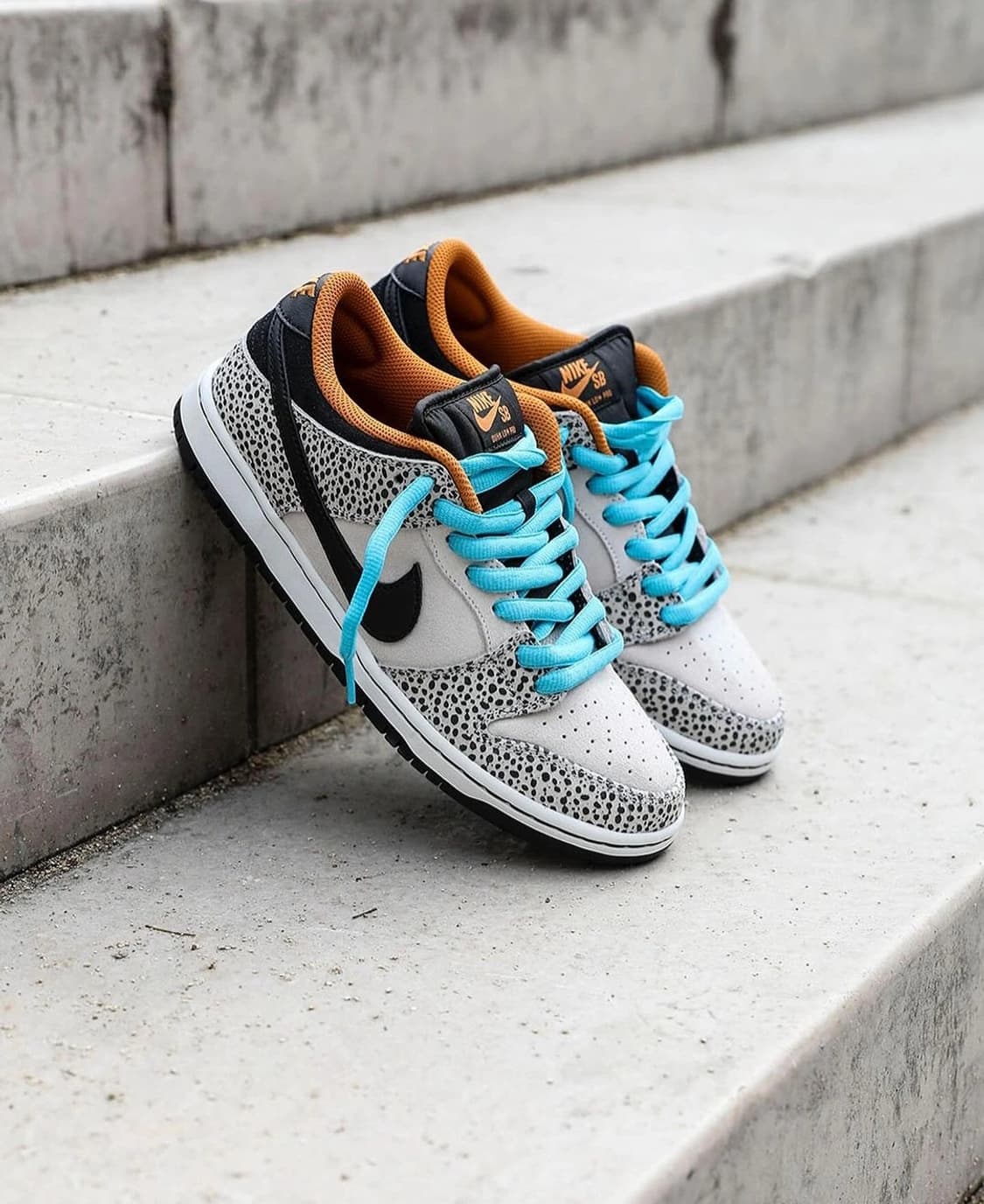 [260]나이키 SB 덩크 로우 올림픽 사파리 일렉트릭 팬텀 블랙 상품이미지3