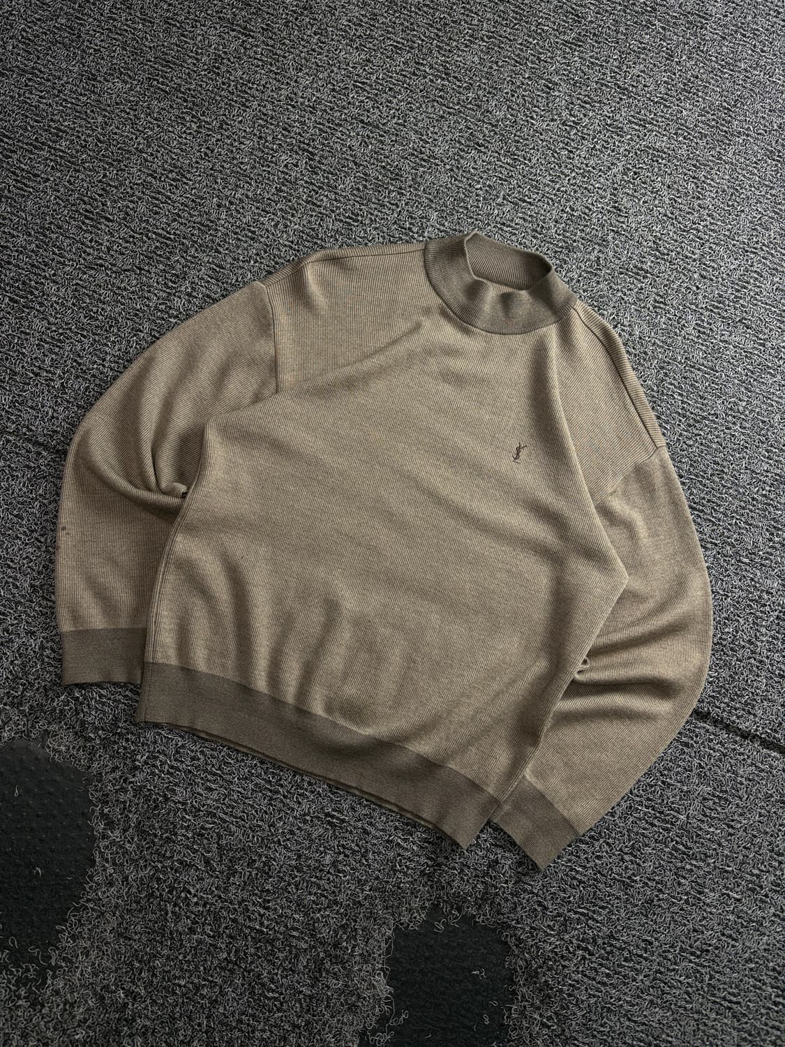 90s YSL 입생로랑 자수로고 반폴라 니트 3939 상품이미지1